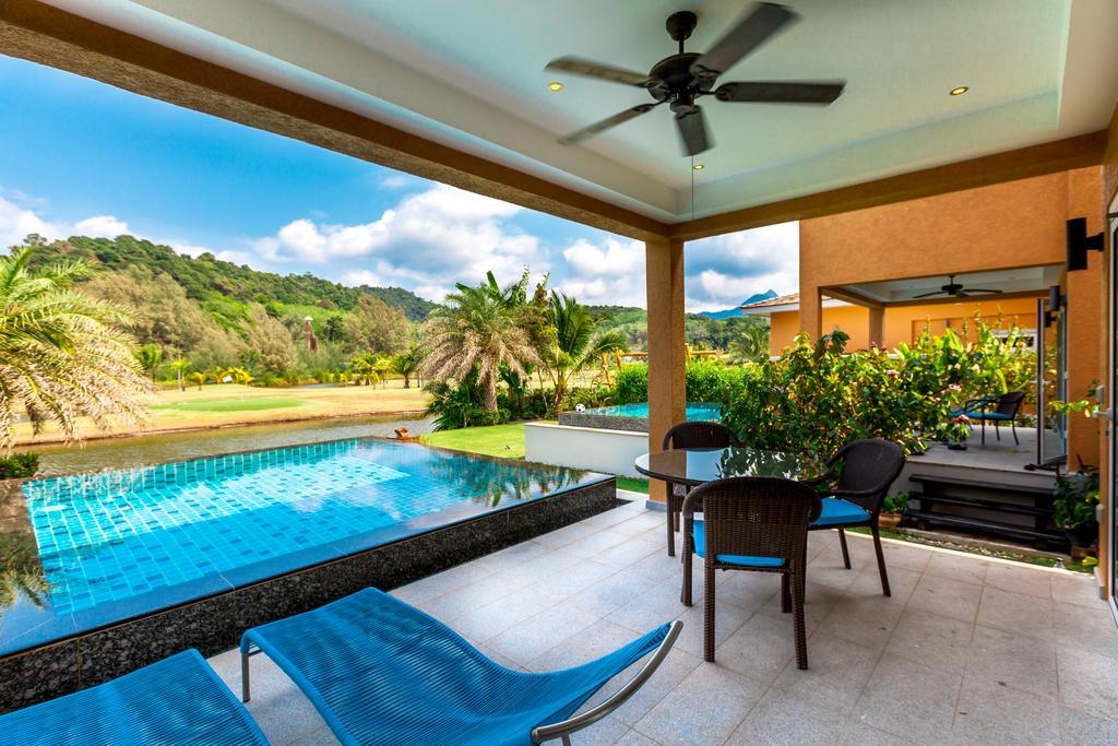 Suite with Private Pool